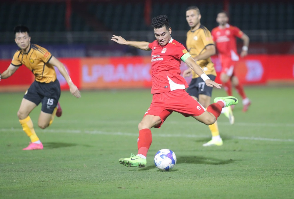 Tiến Linh chấn thương, CA TPHCM thua đau Thanh Hóa