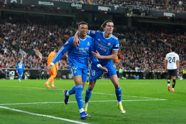 Mbappe lau nước mắt đáp trả fan Valencia