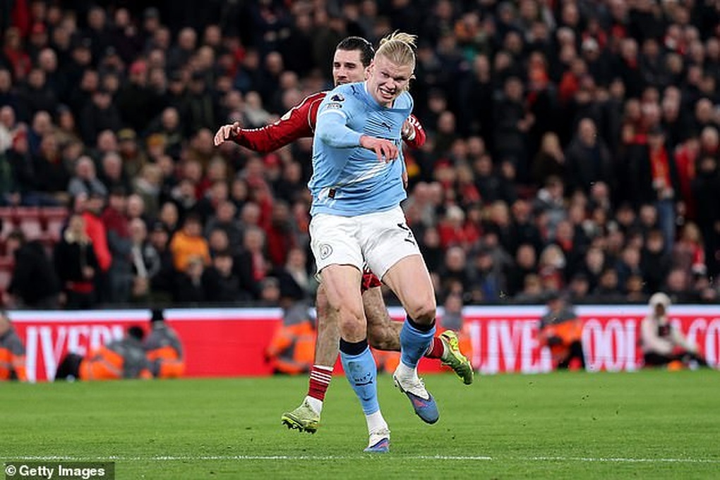 Tranh cãi gay gắt về bàn thắng bị từ chối của Man City