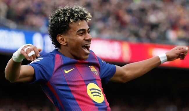Lamine Yamal rực sáng như vị vua mới của Barcelona