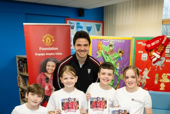 Lammens - Gã `mọt sách` ưa thích sự hỗn loạn trong bóng cố định