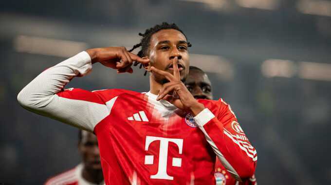 Bayern đặt một chân vào tứ kết Champions League