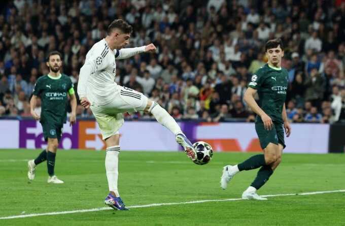 Henry: `Nếu khoác áo Real, tóc tôi sẽ mọc lại thì sao`