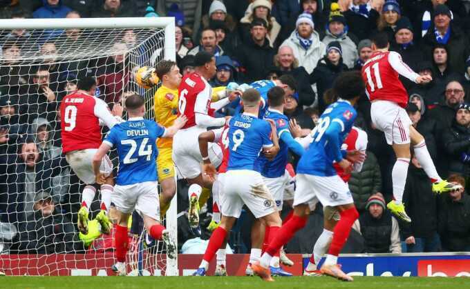 Cựu tiền vệ Chelsea: `Arsenal gian lận để vô địch Ngoại hạng Anh`