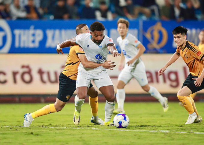 Xuân Son kiến tạo giúp Nam Định tiếp đà hồi sinh