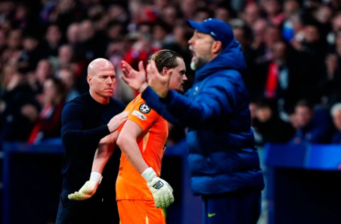 Merson: `Tottenham tính sa thải HLV Tudor sau trận gặp Liverpool`