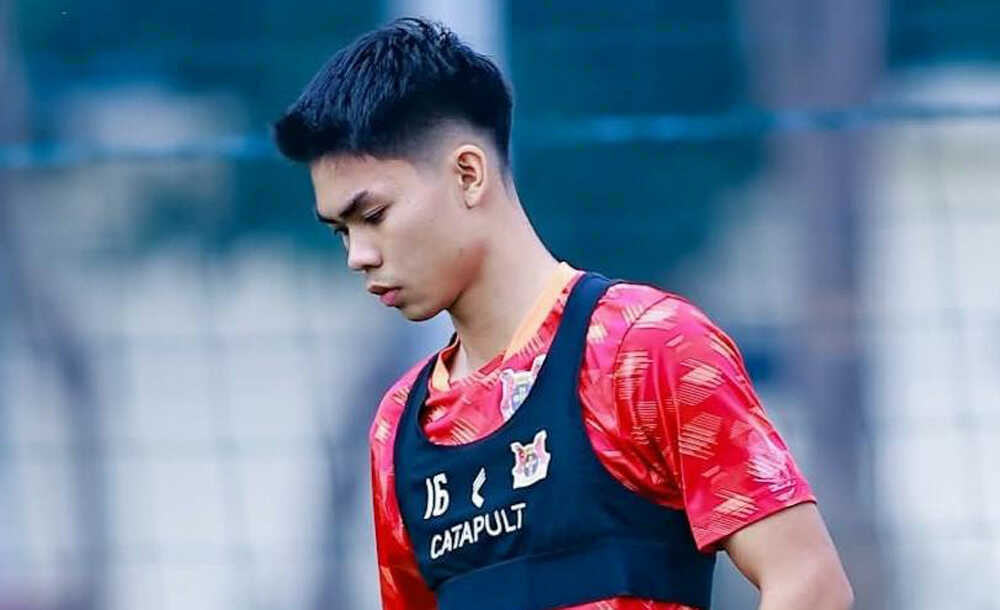 Trò cưng HLV Kim Sang Sik nhập viện, lỡ hẹn U23 Việt Nam