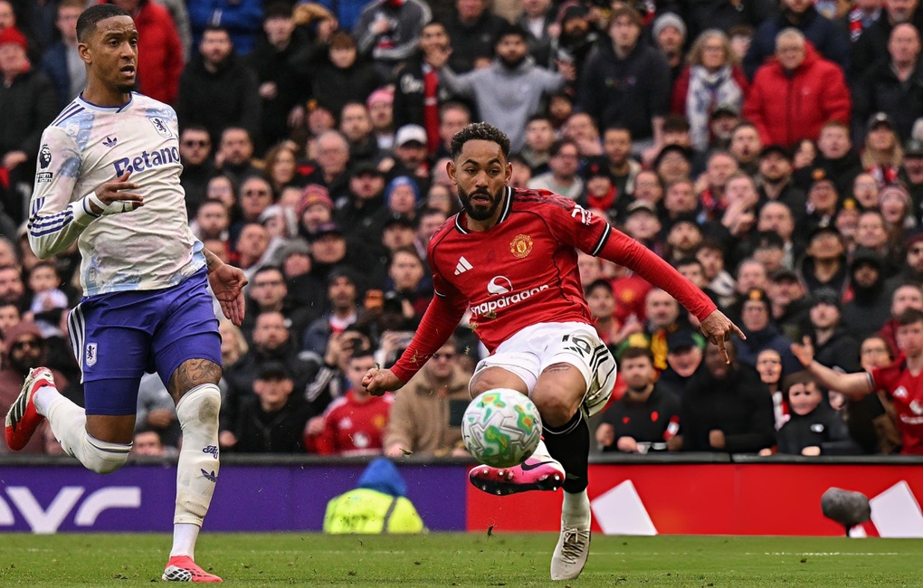 Tin bóng đá - HLV Carrick phớt lờ tranh luận về tương lai ở Man Utd