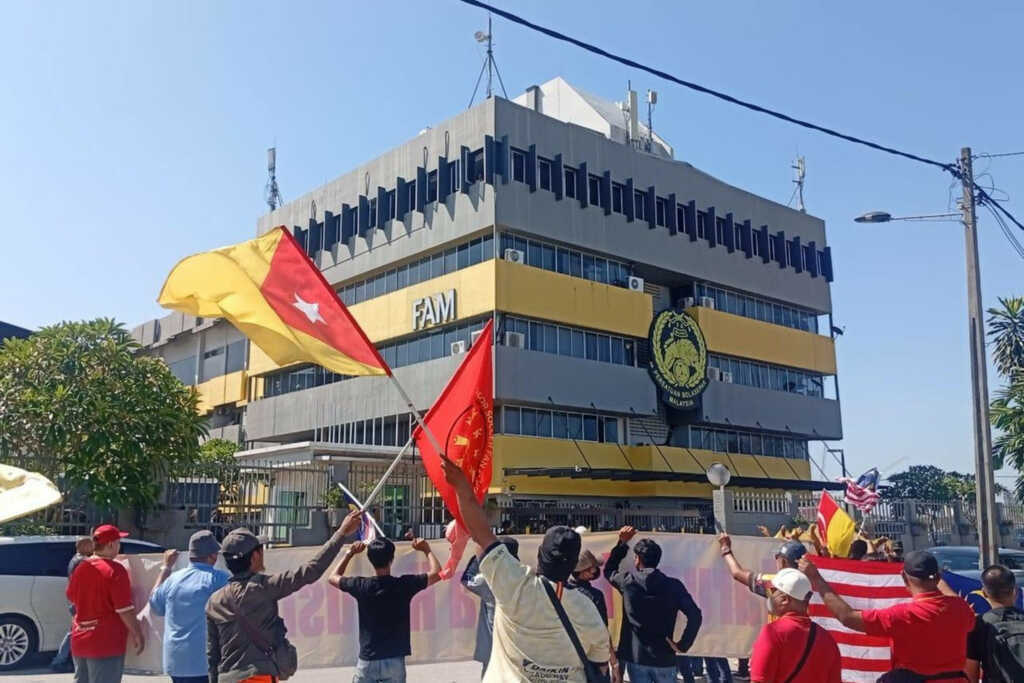 Vụ ai tố Malaysia lên FIFA: Không thể lấy cái sàng che con voi