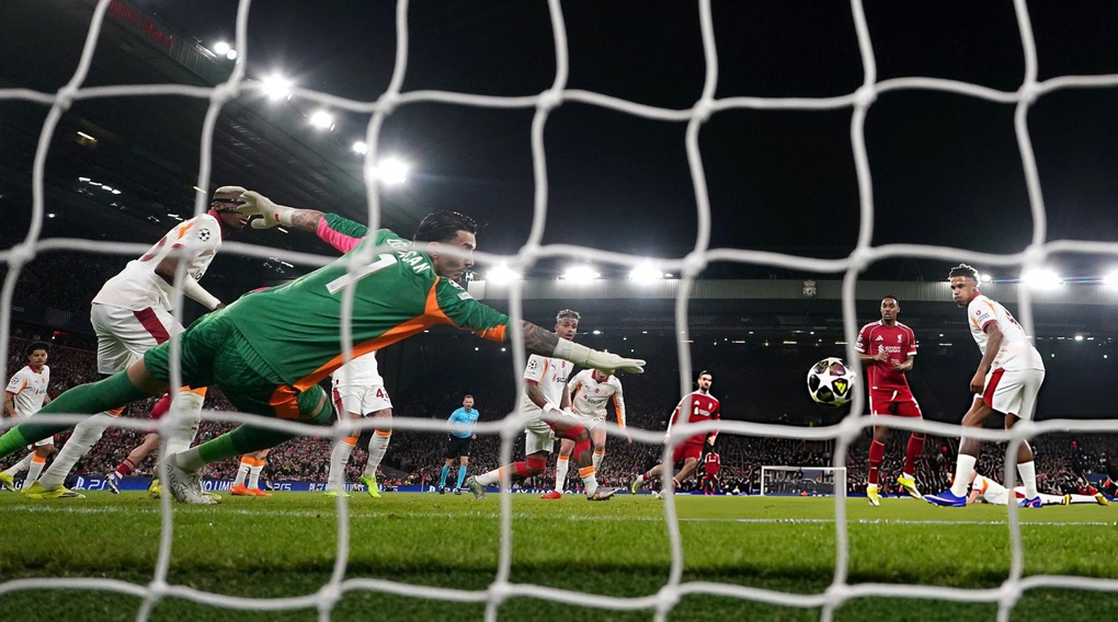 Liverpool hủy diệt Galatasaray, hẹn đại chiến PSG ở tứ kết Champions League