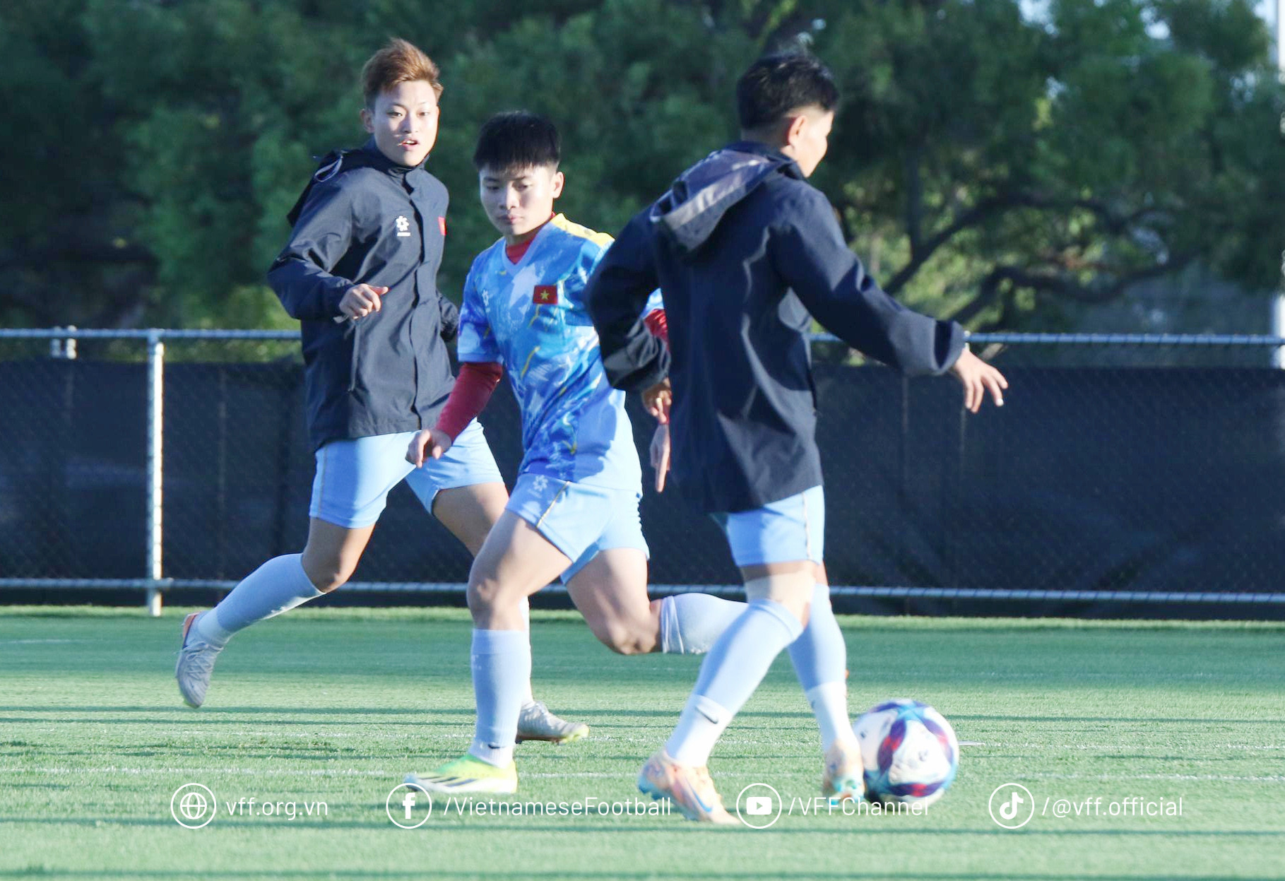 Tuyển nữ Việt Nam hào hứng và sung sức chuẩn bị đấu Ấn Độ