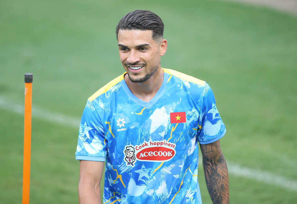 Hoàng Hên nói lời xúc động ngày ra mắt tuyển Việt Nam