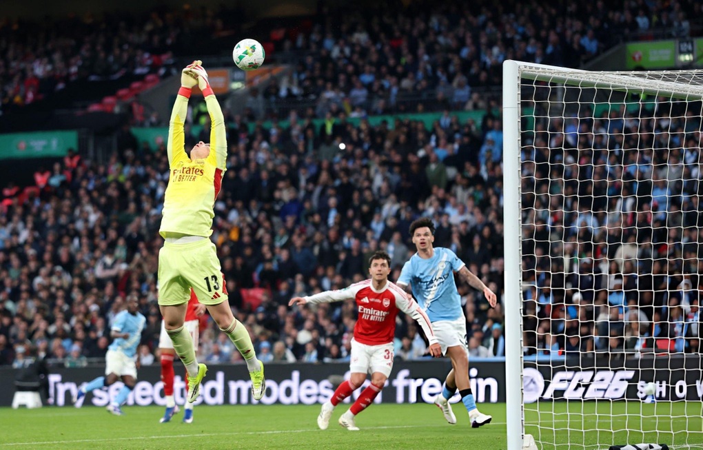 Man City thắng thuyết phục Arsenal, vô địch Cúp Liên đoàn Anh - 2