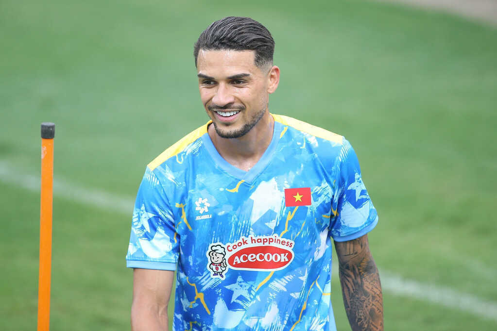 Hoàng Hên nói lời xúc động ngày ra mắt tuyển Việt Nam