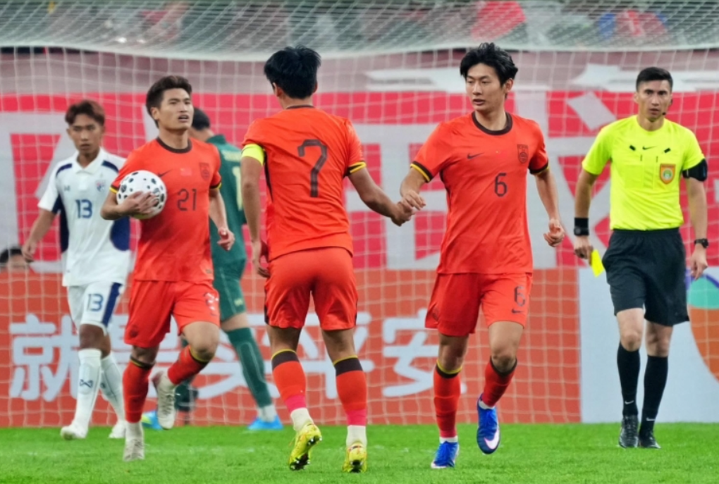 U23 Thái Lan hòa kịch tính U23 Trung Quốc, U23 Việt Nam còn nguyên cơ hội - 1