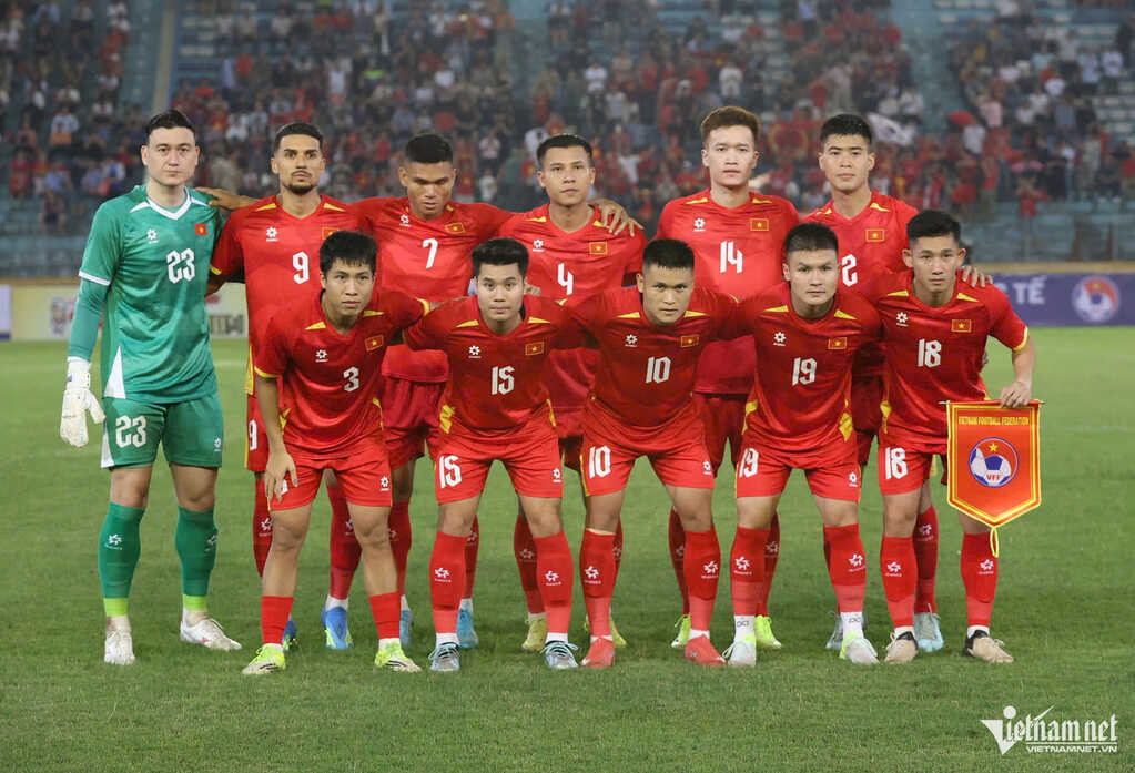 Hoàng Hên kém duyên trong chiến thắng 3 sao của tuyển Việt Nam