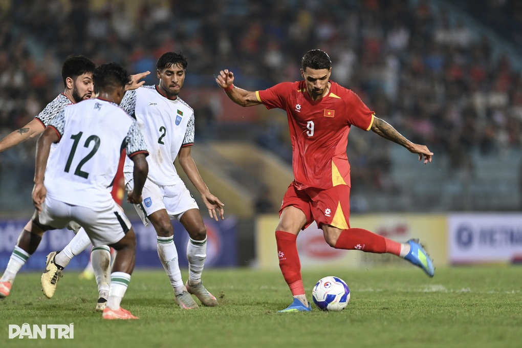 Báo Malaysia đánh giá cao Hoàng Hên, lo đội nhà thua tuyển Việt Nam - 2