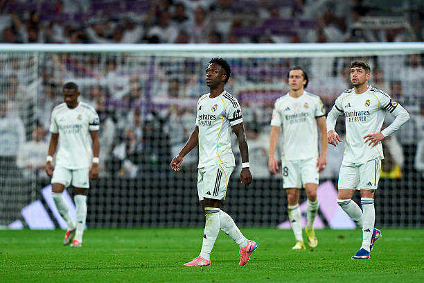 Thua sốc Getafe, phòng thay đồ Real ~giương cờ trắng~