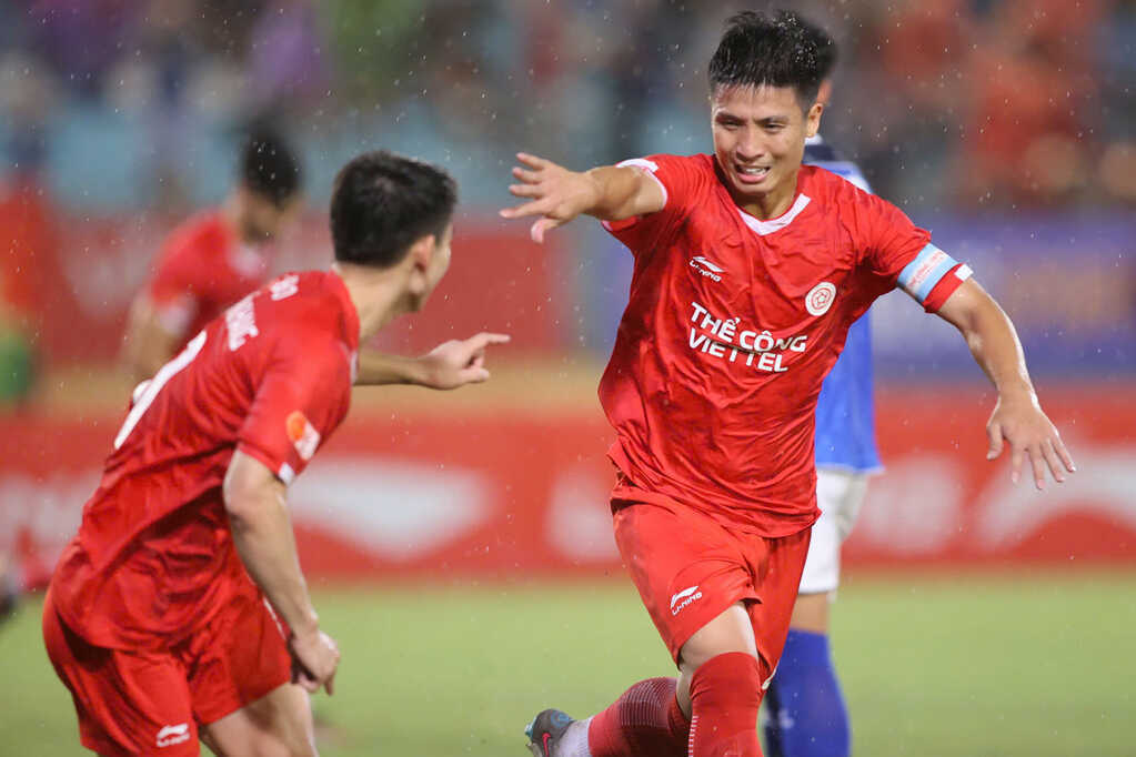 Tuyển Việt Nam: Ai vá hàng thủ cho HLV Kim Sang Sik