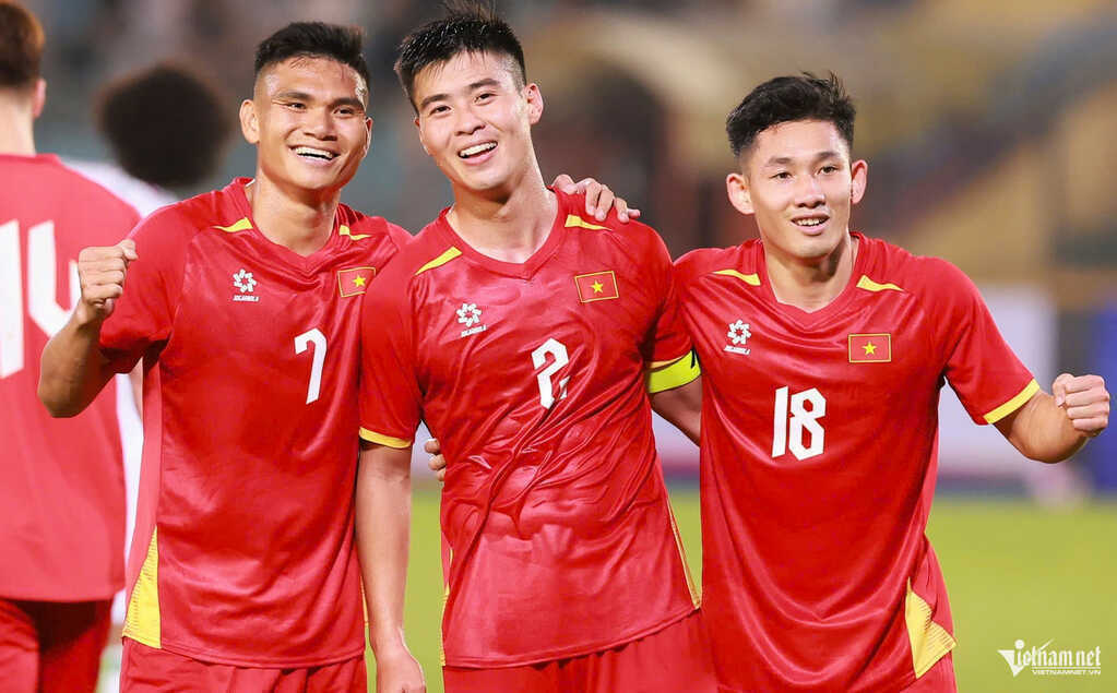 Hạ Malaysia, tuyển Việt Nam sáng cửa lọt top 100 FIFA