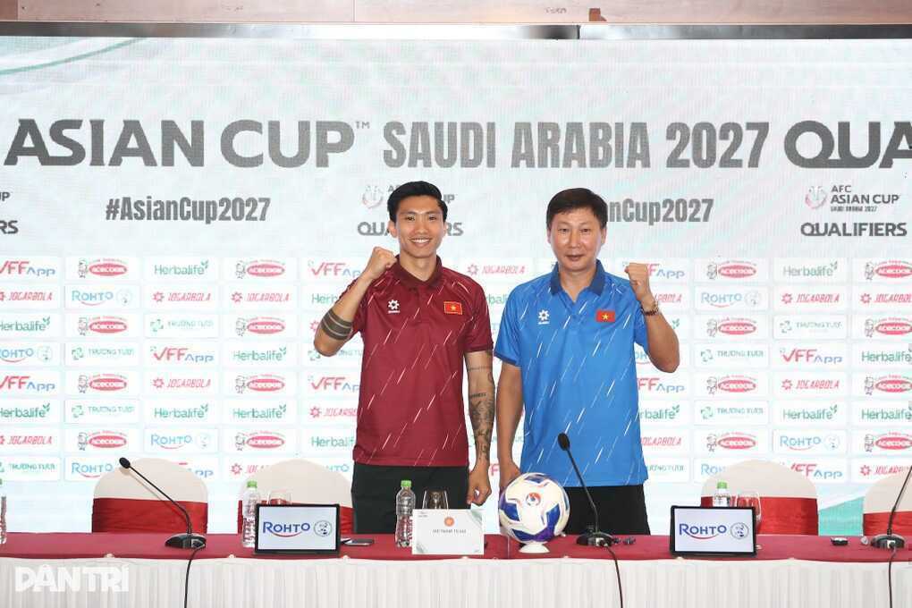 HLV Kim Sang Sik: Ưu tiên Asian Cup, nhưng thắng Malaysia vẫn là mục tiêu - 2