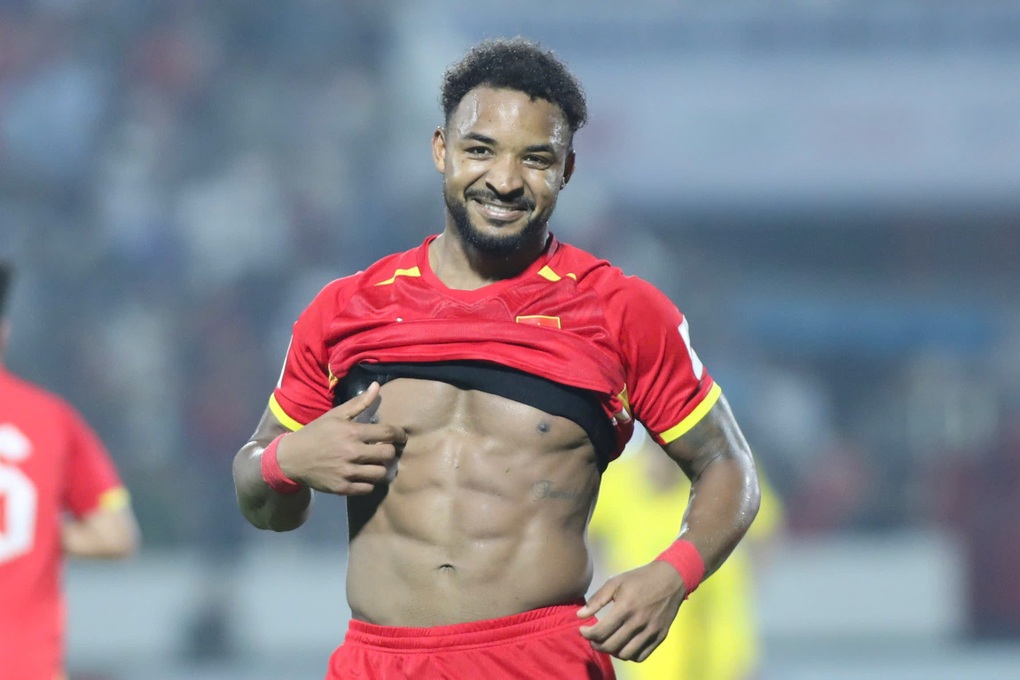 Màn ăn mừng vô cùng đặc biệt, đáp trả cực gắt của người hùng Xuân Son