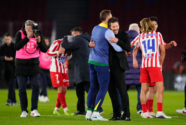 Atletico sống sót qua thảm họa tại Camp Nou