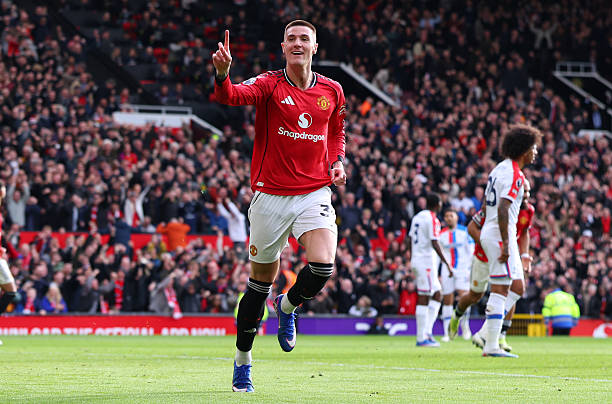 Việc Sesko tỏa s&aacute;ng cũng đ&atilde; gi&uacute;p Man Utd lột x&aacute;c.