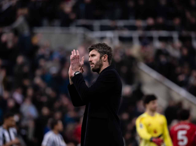 Carrick: `Một trận thua không thay đổi vị thế của Man Utd`