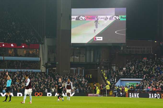 Chelsea đè bẹp Aston Villa