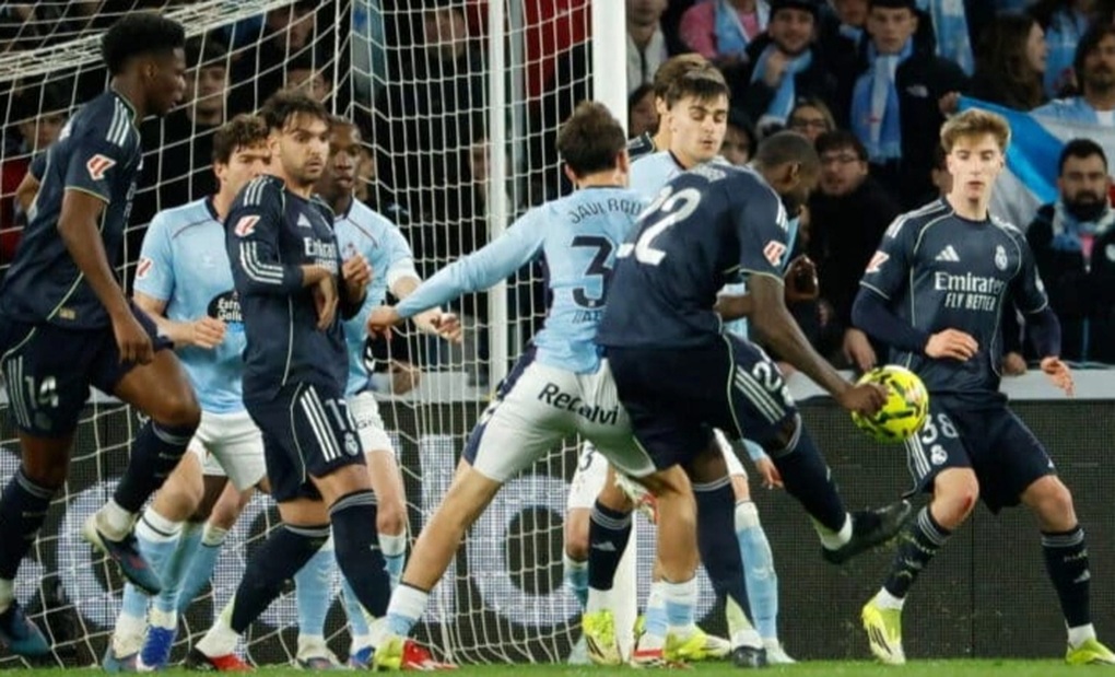 Tin bóng đá - Đánh bại Celta Vigo, Real Madrid nuôi hy vọng bám đuổi Barcelona