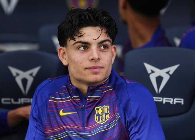 Flick ví sao trẻ 18 tuổi của Barca như Philipp Lahm