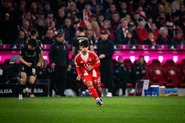Sao trẻ lò Thái Lan ra mắt đội một Bayern Munich