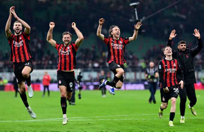 Modric mua 60 vé mời người thân xem trận derby Milan