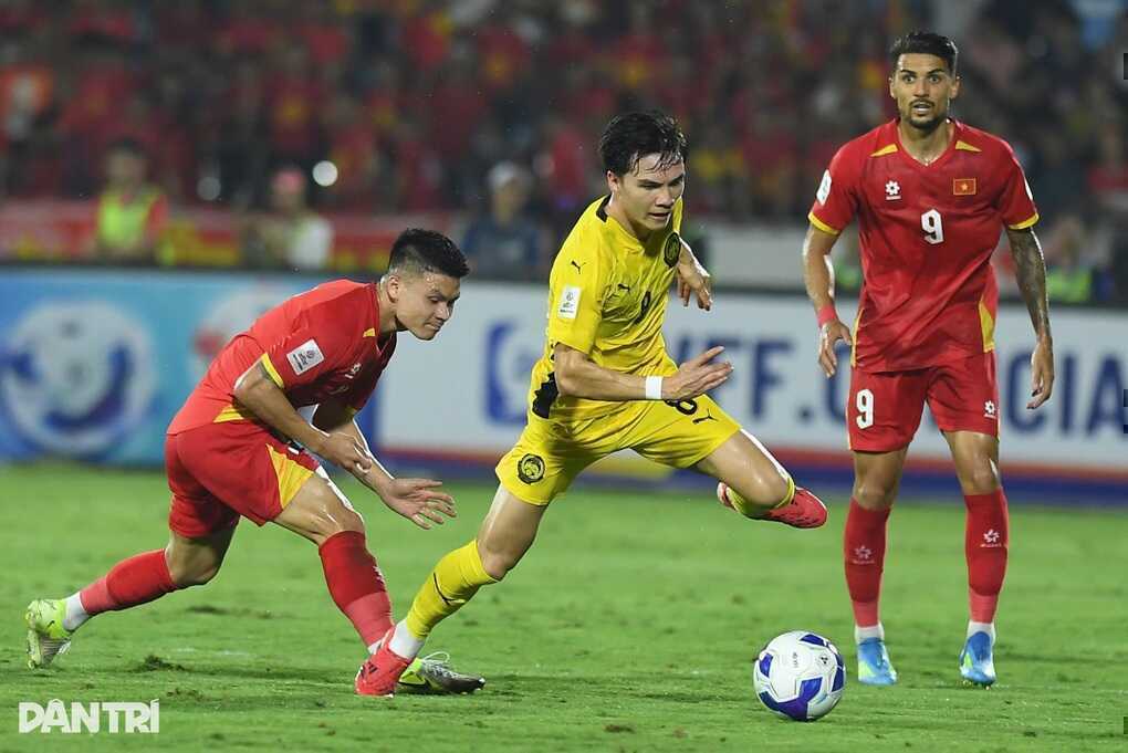 CĐV Malaysia thừa nhận thực tế buồn khi đội nhà vắng 7 cầu thủ nhập tịch - 2