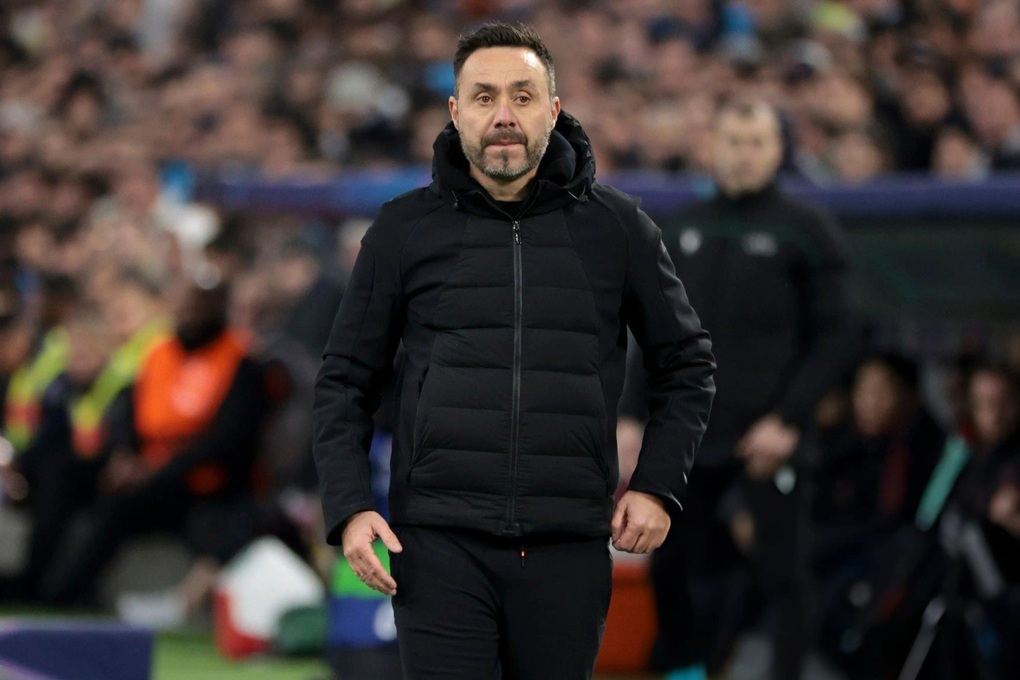 Lộ mức lương khổng lồ Tottenham chi để De Zerbi cứu mùa giải