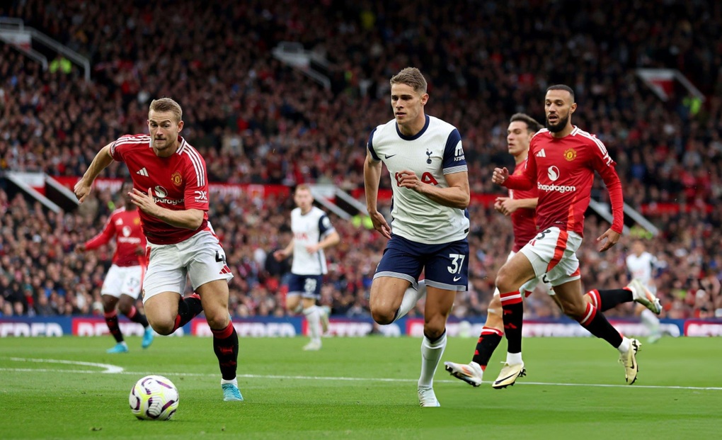 Lộ mức lương khổng lồ Tottenham chi để De Zerbi cứu mùa giải - 2