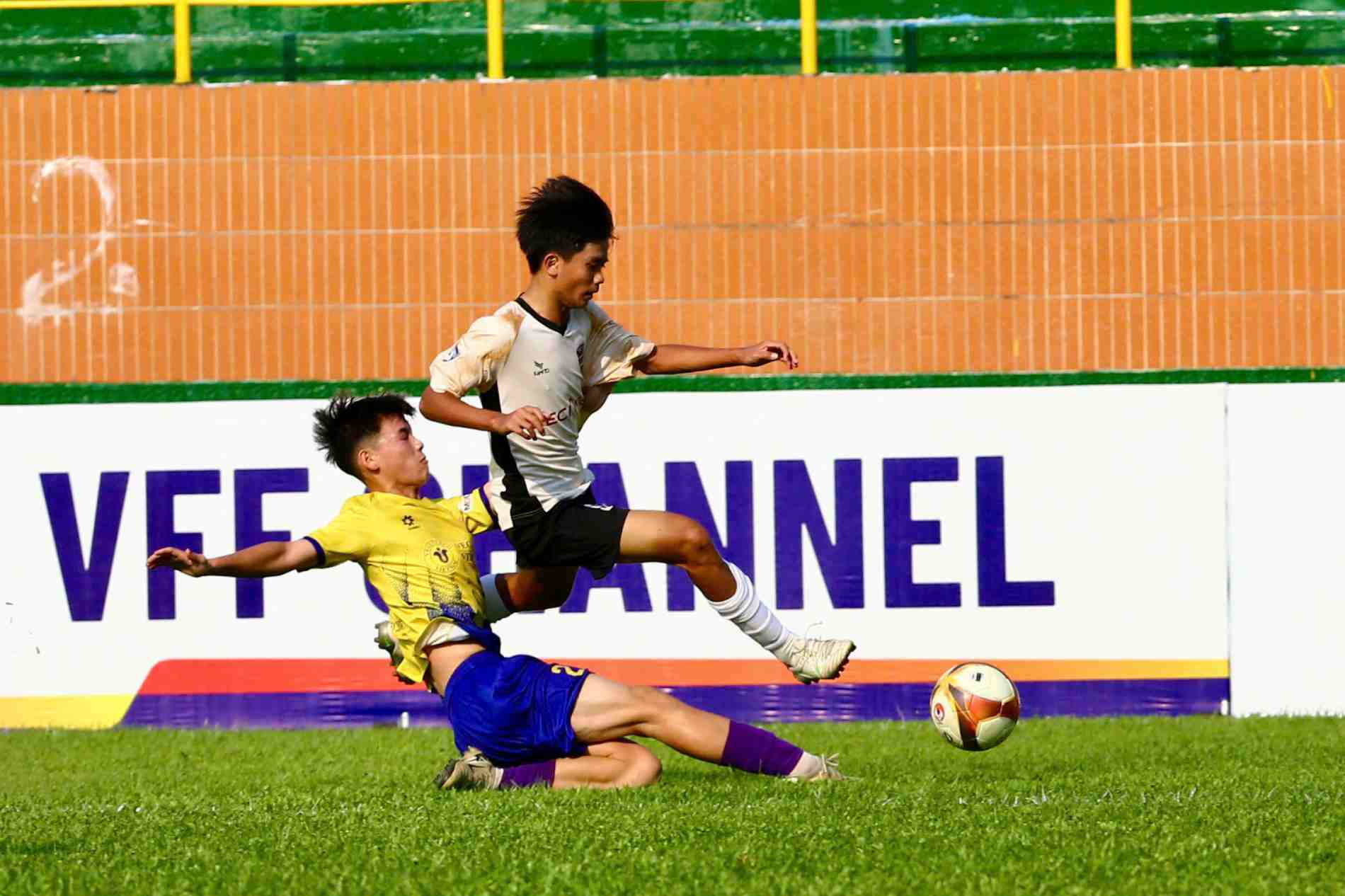 U15 Hà Nội I phô diễn sức mạnh ở VCK U15 quốc gia