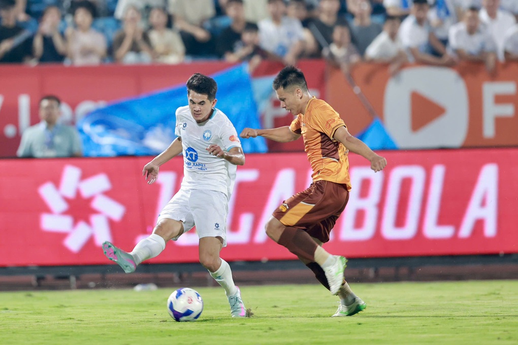 CLB Nam Định trắng tay trên sân nhà, SL Nghệ An và Hải Phòng ghi dấu ấn - 2