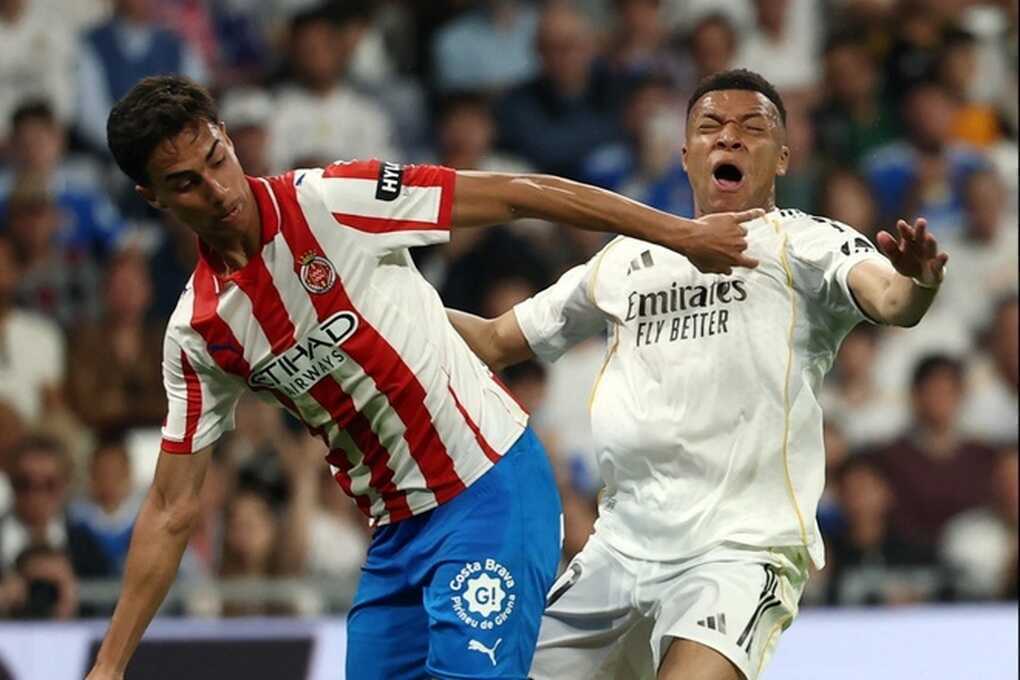 Mbappe bị thúc cùi chỏ chảy máu, Real Madrid kêu oan đòi phạt đền - 2