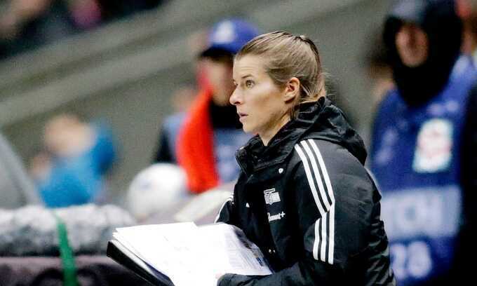 CLB nam Bundesliga bổ nhiệm HLV trưởng nữ