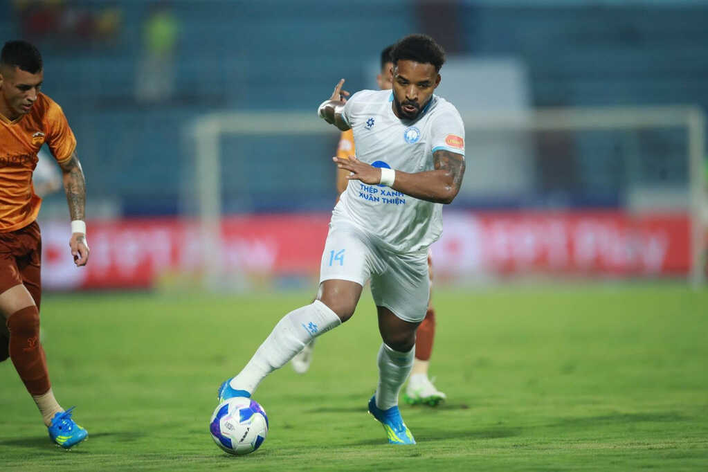 Xuân Son 'tịt ngòi', Nam Định trắng tay trước HAGL