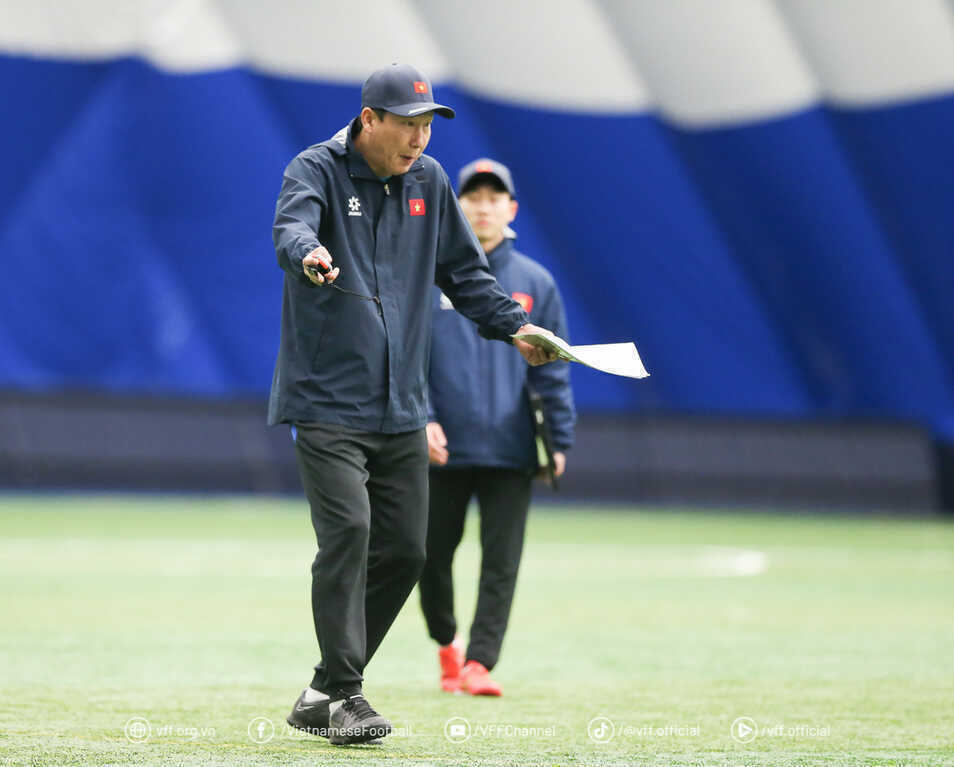Tuyển Việt Nam: HLV Kim Sang Sik và những tín hiệu vui