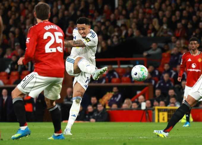 Man Utd thua sốc Leeds ngay tại Old Trafford