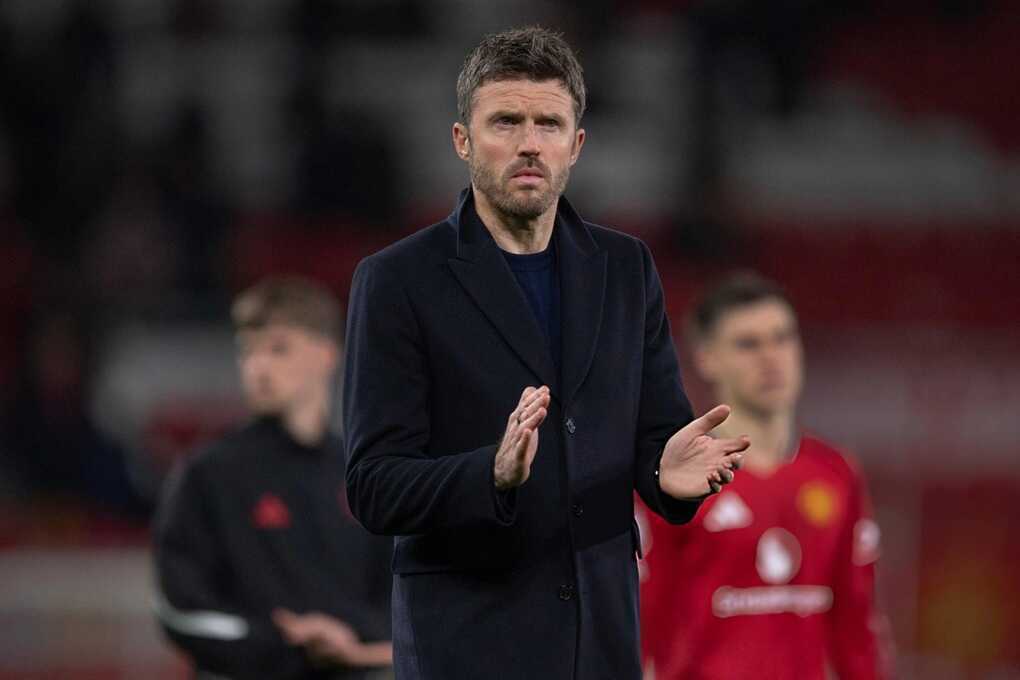 Man Utd thi đấu thất thường, HLV Carrick đối mặt nguy cơ mất ghế