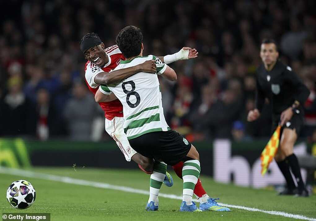 Arsenal trả giá đắt sau khi giành vé vào bán kết Champions League