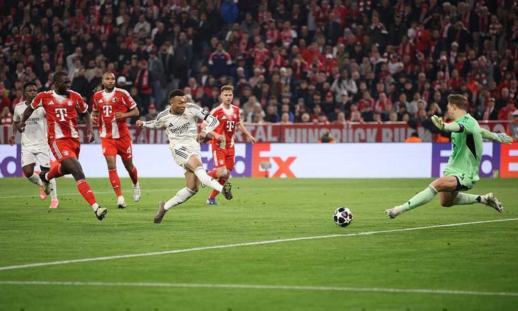 Real Madrid phẫn nộ trước tấm thẻ đỏ trò đùa của Camavinga - 2