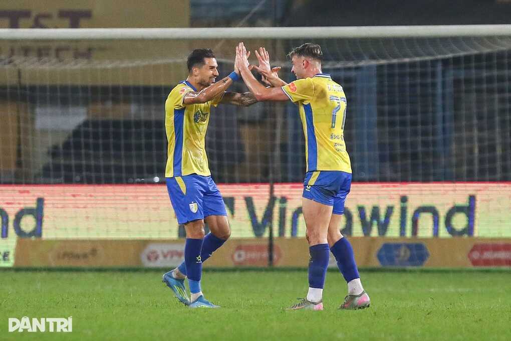 Hoàng Hên toả sáng, Hà Nội FC thắng đậm ở vòng 19 V-League - 2