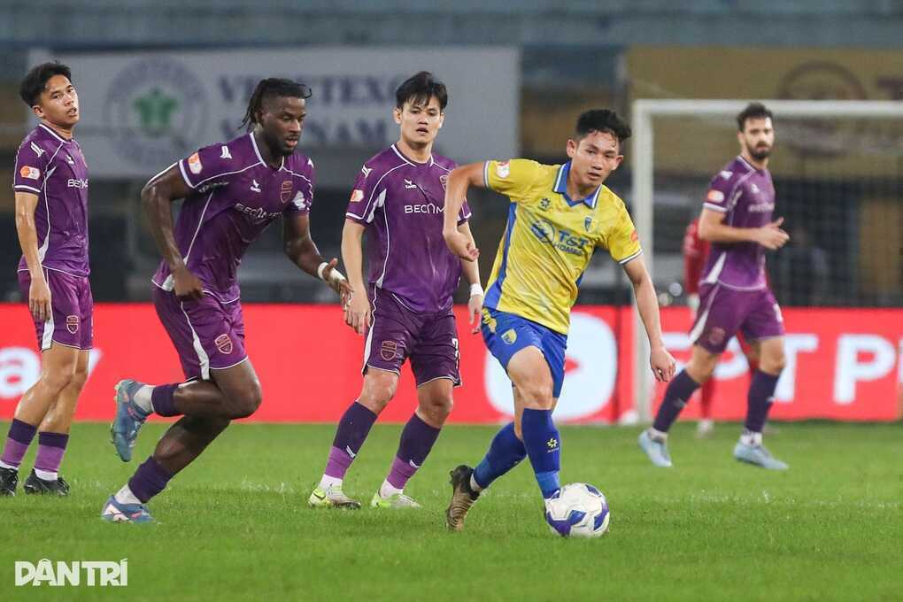 Hoàng Hên toả sáng, Hà Nội FC thắng đậm ở vòng 19 V-League - 3