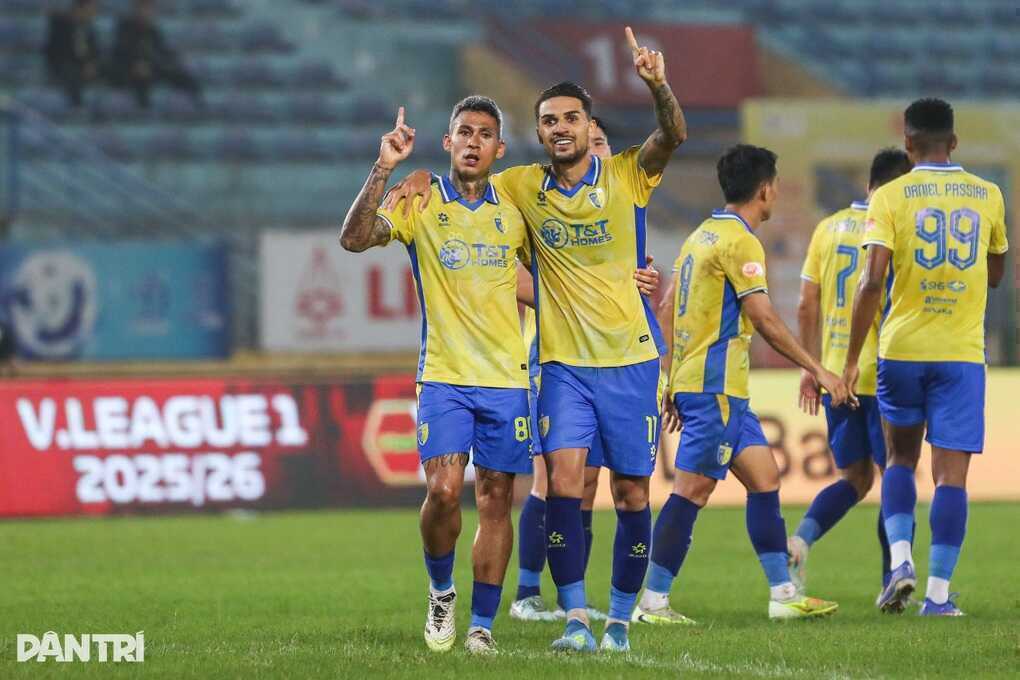 Hoàng Hên toả sáng, Hà Nội FC thắng đậm ở vòng 19 V-League - 4